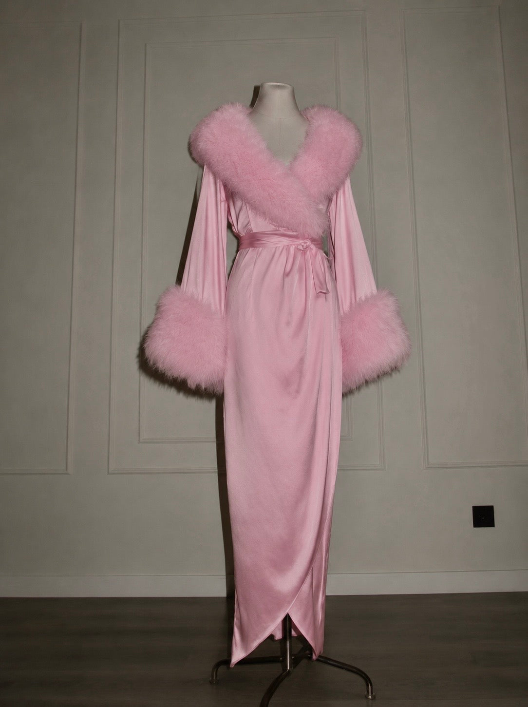 Madame Pinks Feather Robe