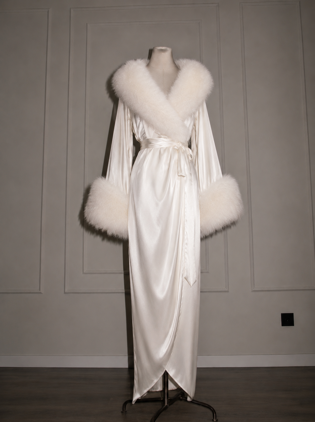 Madame Feather Robe