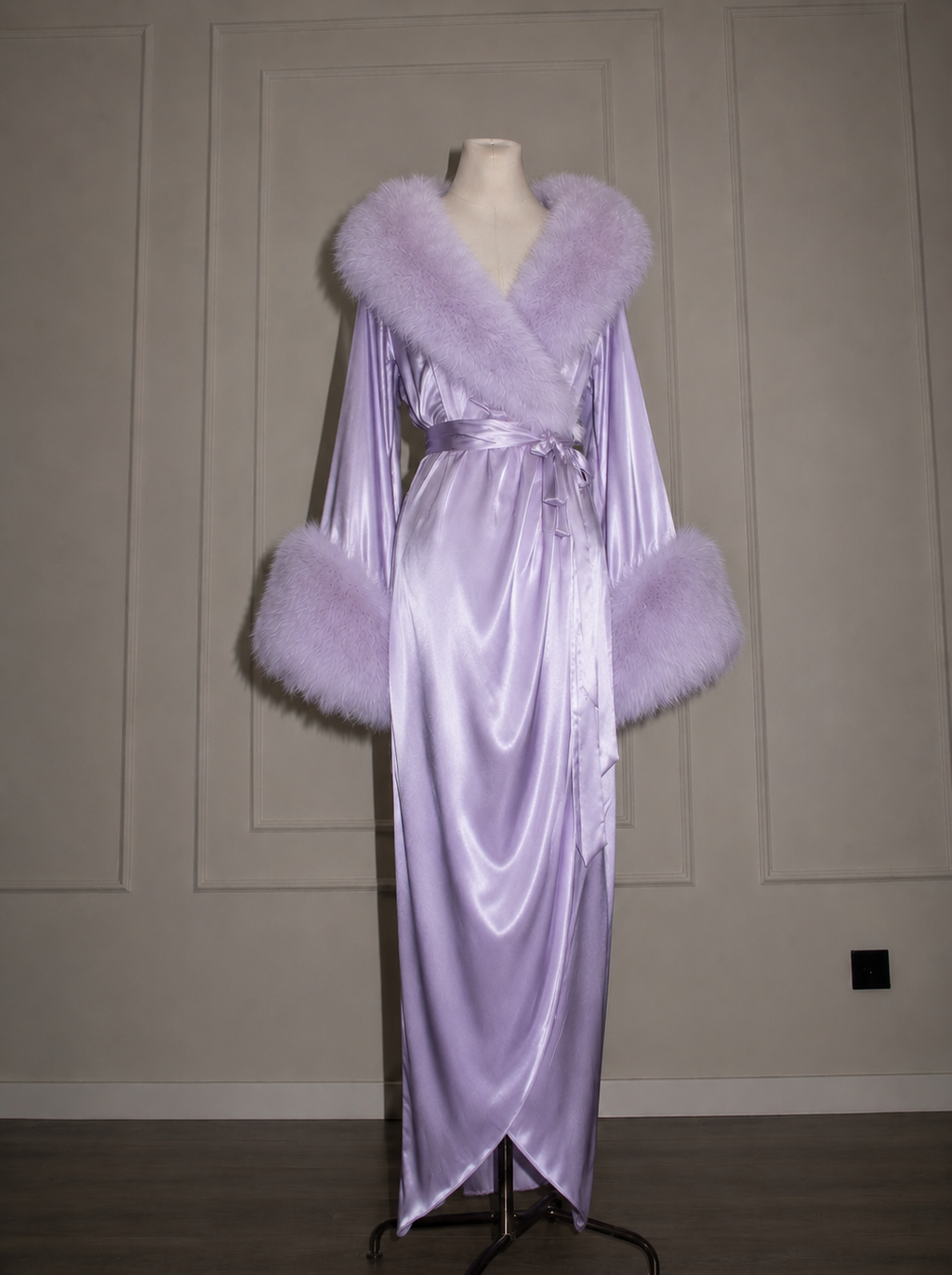 Madame Pinks Feather Robe