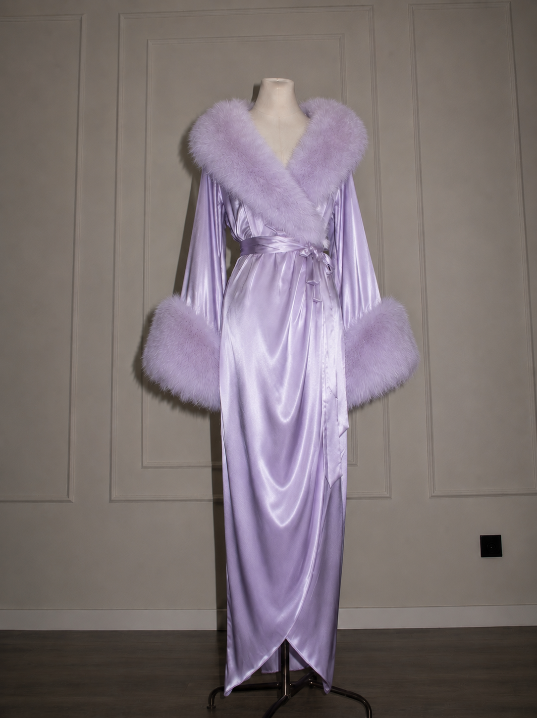Madame Pinks Feather Robe